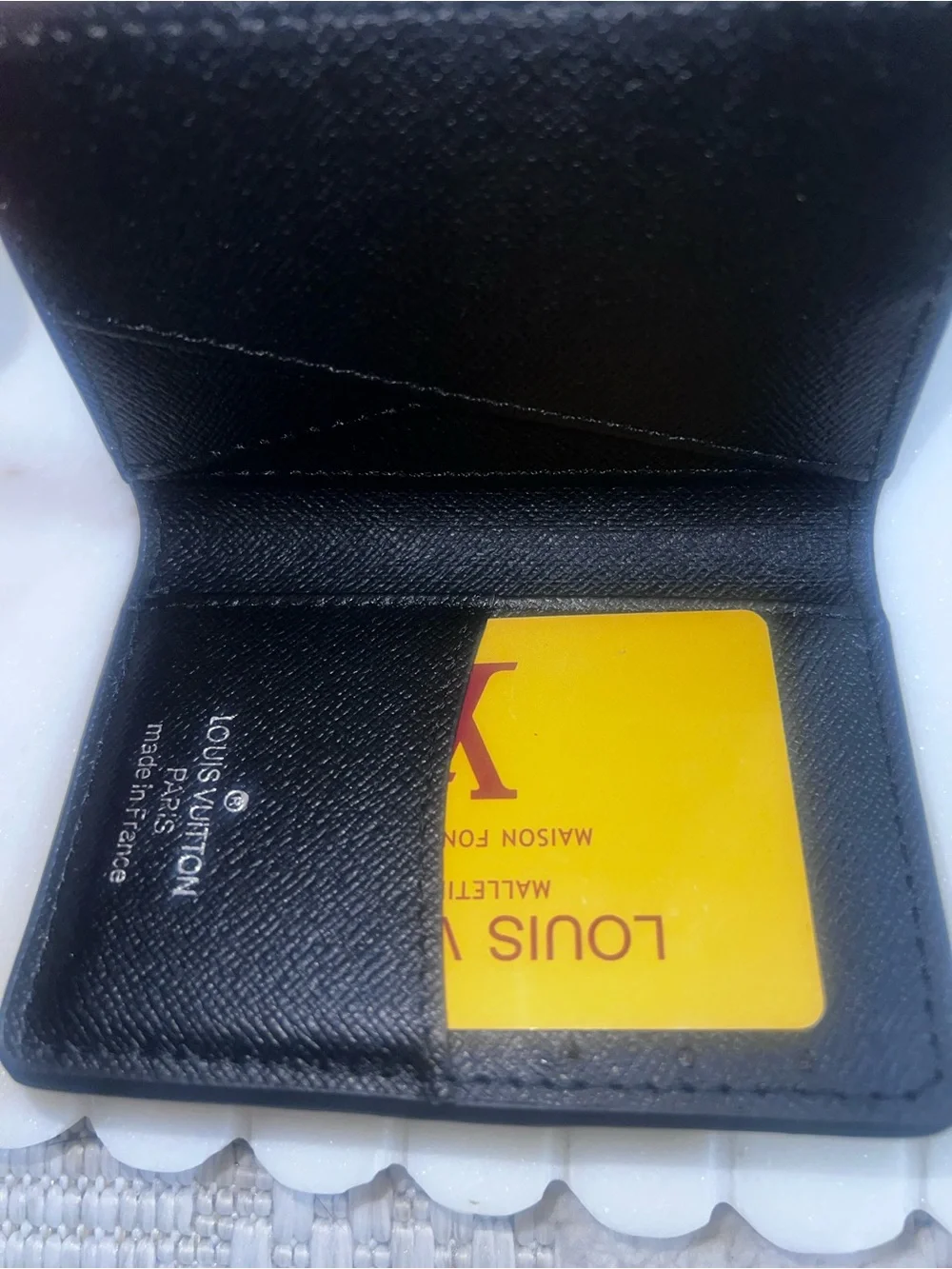 Women’s Men’s Unisex Card Holder wallet not authenic